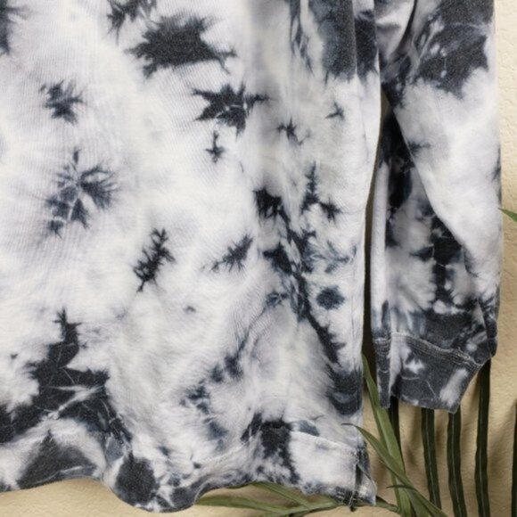 XCVI Wearables Lagenlook Tie Dye Print Tunic Top Sweatshirt V-neck size Large - Picture 11 of 13